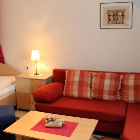 Luxurious In With Garden And Barbecue Appartement